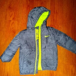 Nike Grey Puffer Jacket for Children size 3-4